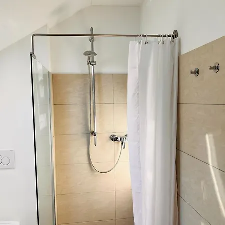 Moderne Dachgeschosswohnung An Der Donau Appartement Mariaposching